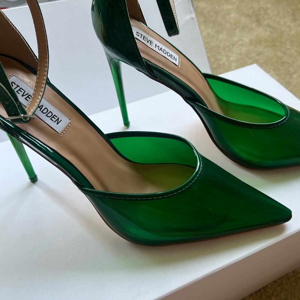 Steve Madden high green heels brand new